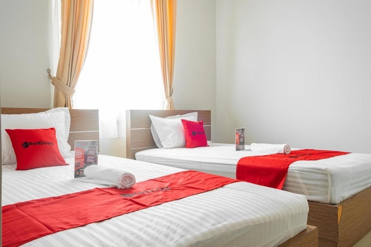 Reddoorz Near Siloam Karawaci 3 Hotel Tangerang Kültér fotó