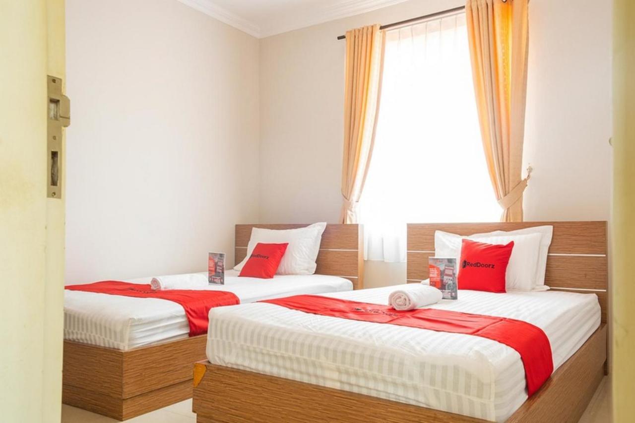 Reddoorz Near Siloam Karawaci 3 Hotel Tangerang Kültér fotó