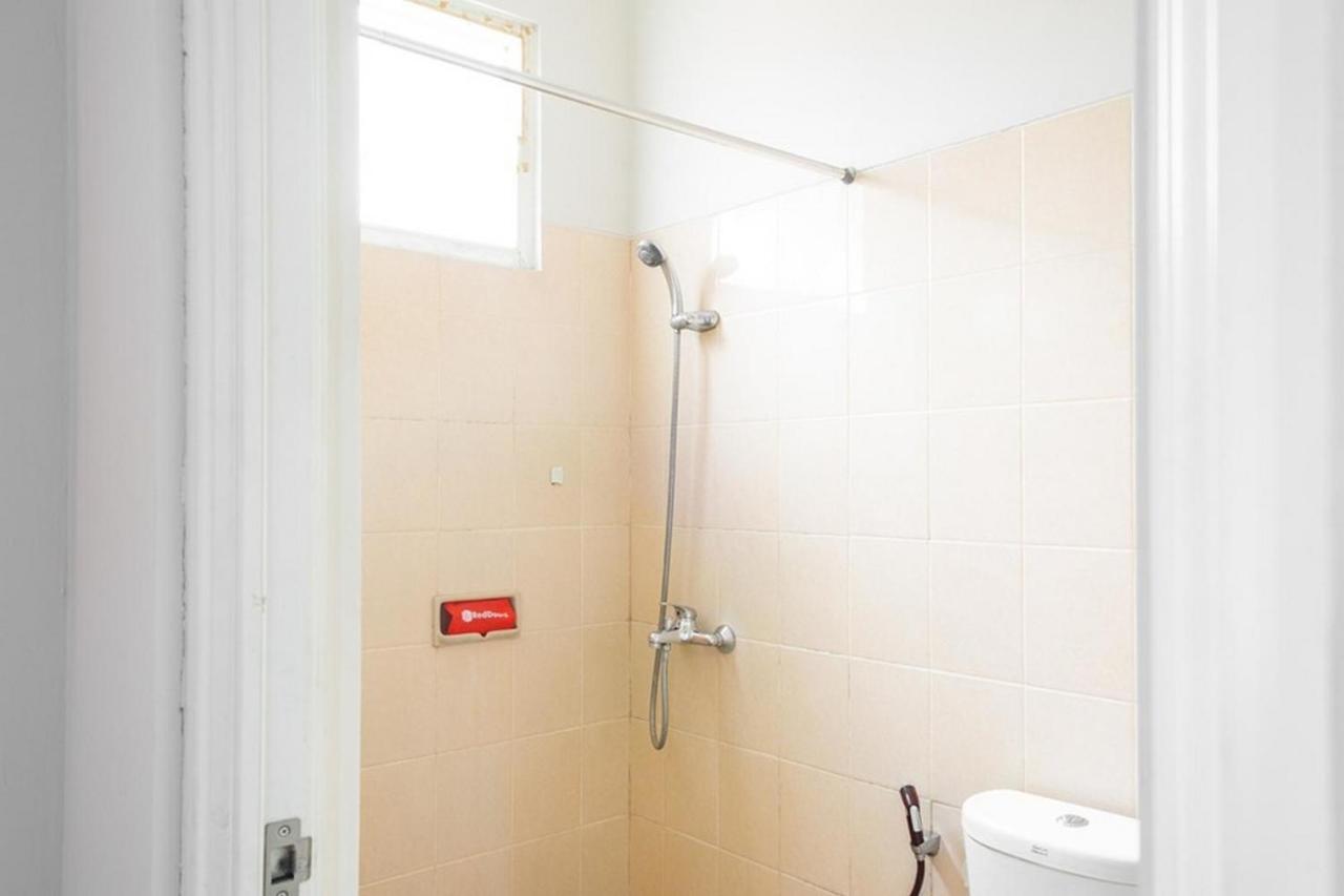 Reddoorz Near Siloam Karawaci 3 Hotel Tangerang Kültér fotó