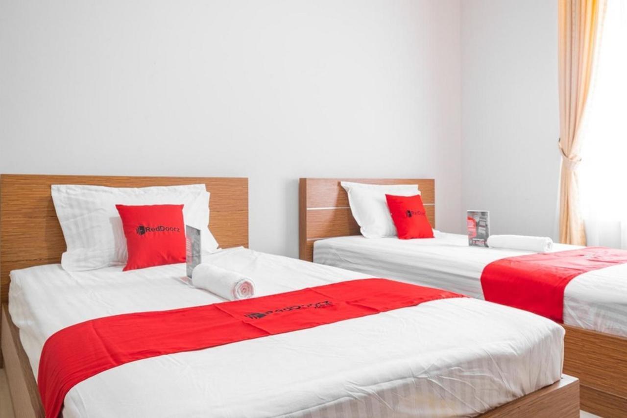 Reddoorz Near Siloam Karawaci 3 Hotel Tangerang Kültér fotó